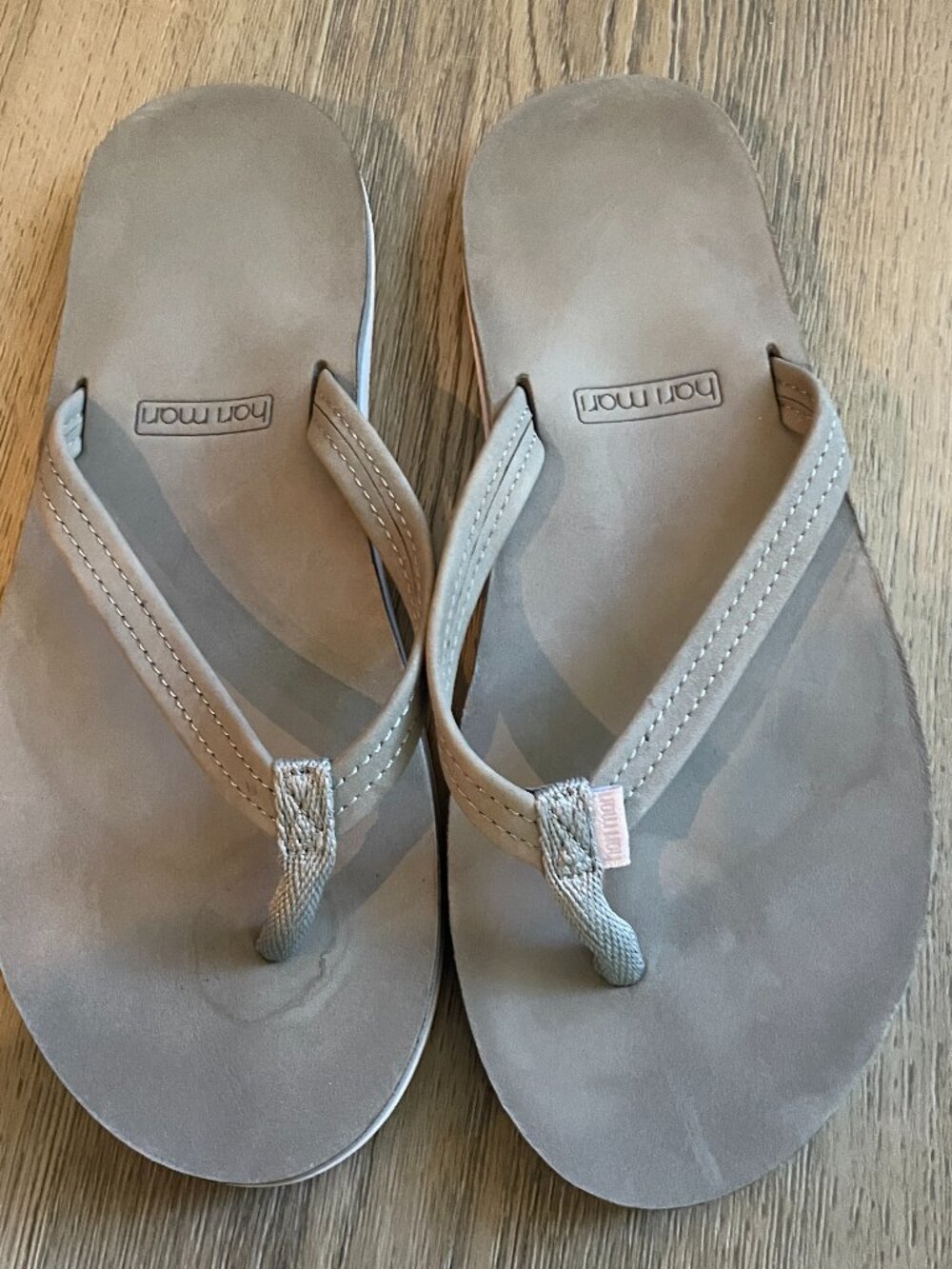 Hari Mari FIELDS Women's Nubuck Leather Flip Flops Size 8 Gray Resortwear!